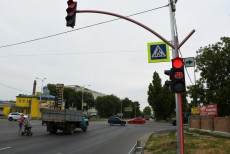 На Київ-Харків встановили новий світлофор та інтерактивний радар